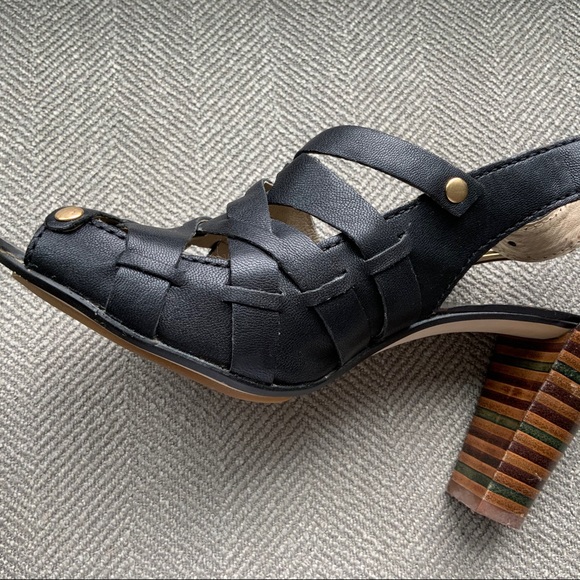 Michael Kors Peep-toe Sandal - Picture 7 of 8